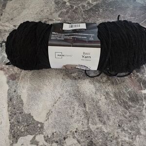 MAINSTAYS Black Yarn